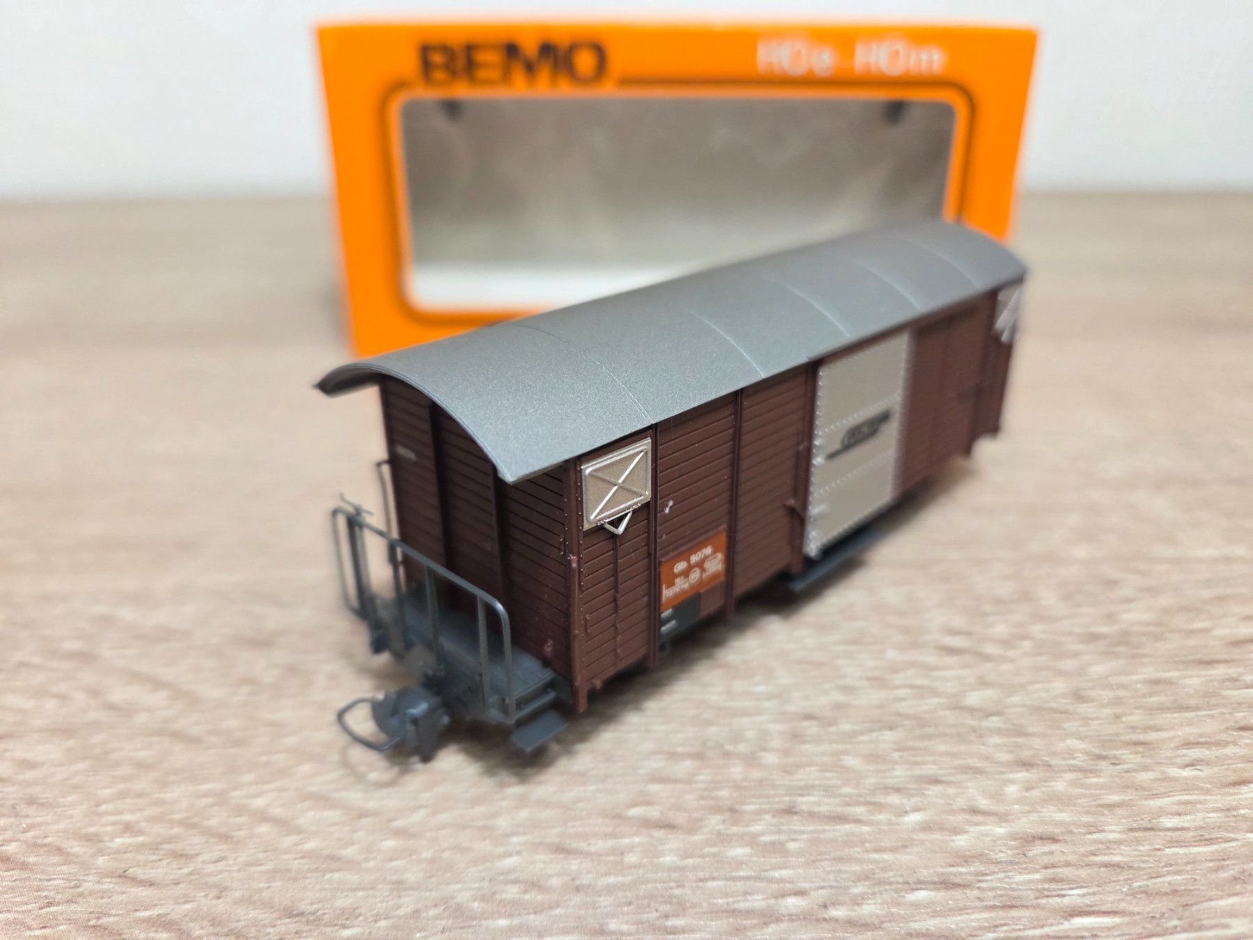 Bemo Modellini di ferrovie: Bemo 2250 Güterwagen RhB H0m – Usato da St-Aubin-Sauges venduto da Lo_Go 2