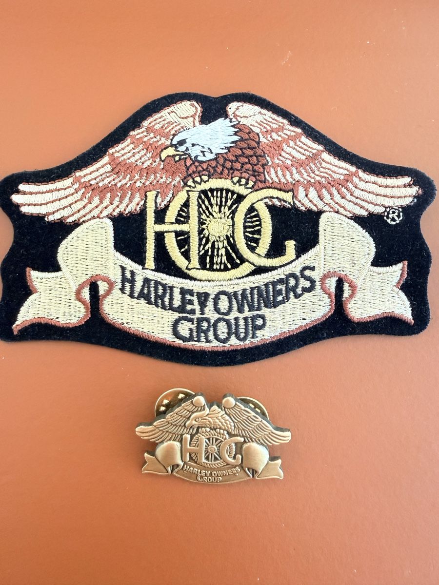 Harley-Davidson Toppe: Harley Owners Group Patch & Pin Set - Ride in Style! – Nuovo (secondo la descrizione) da Meilen venduto da tachel