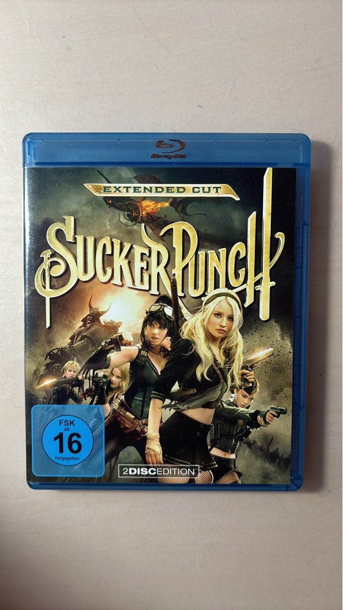 Tutti i DVDs: Sucker Punch - Extended Cut - Blu-ray - 2 Disc Edition – Usato da Ruswil venduto da Slivio_