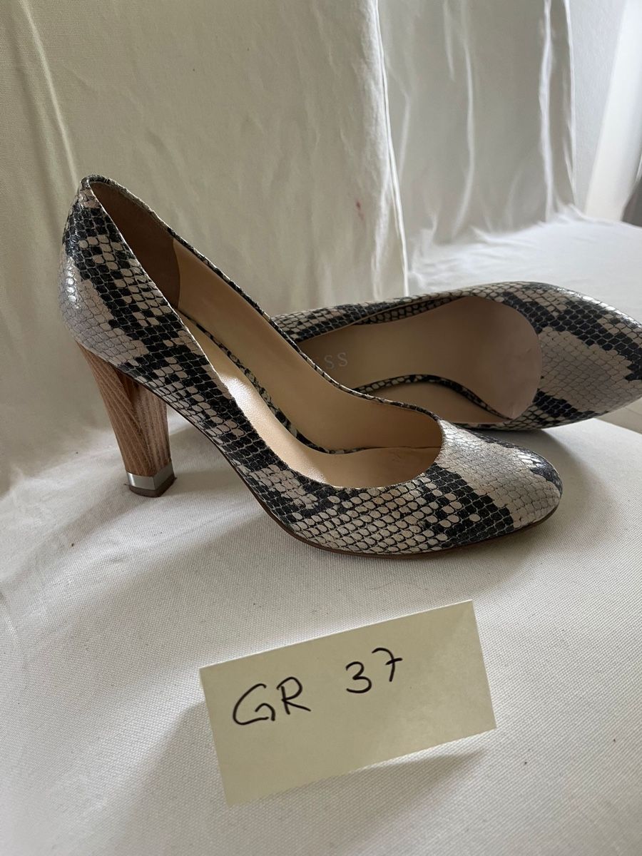 Guess Scarpe da donna: Guess Schlangenmuster Pumps, Holz Absatz, Gr. 37 – Usato da Lenzburg venduto da selabella 1