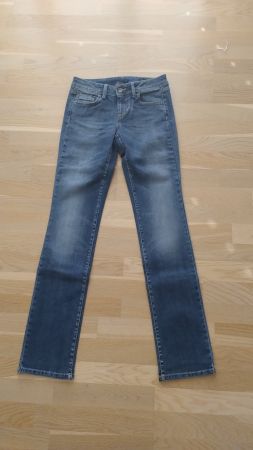 Neuwertige sehr schöne Benetton Jeans