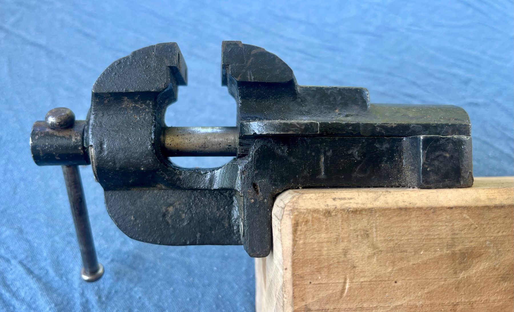 Tutti gli attrezzi: Schraubstock 40mm vintage – Usato da Nassenwil venduto da Swissorion 6