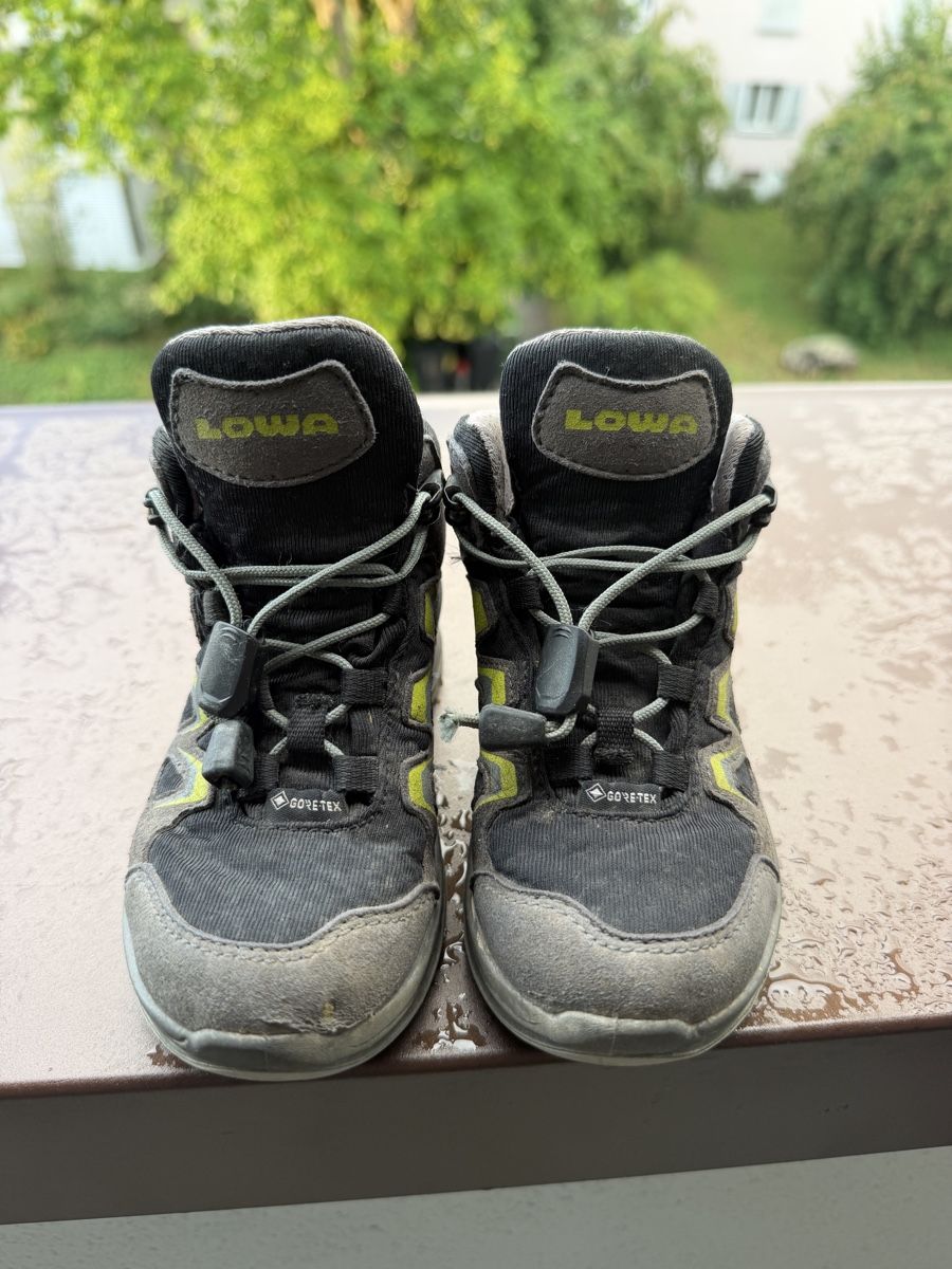 Lowa Herrenschuhe: Lowa Kinderwanderschuhe – Gebraucht aus Zürich von leticia06