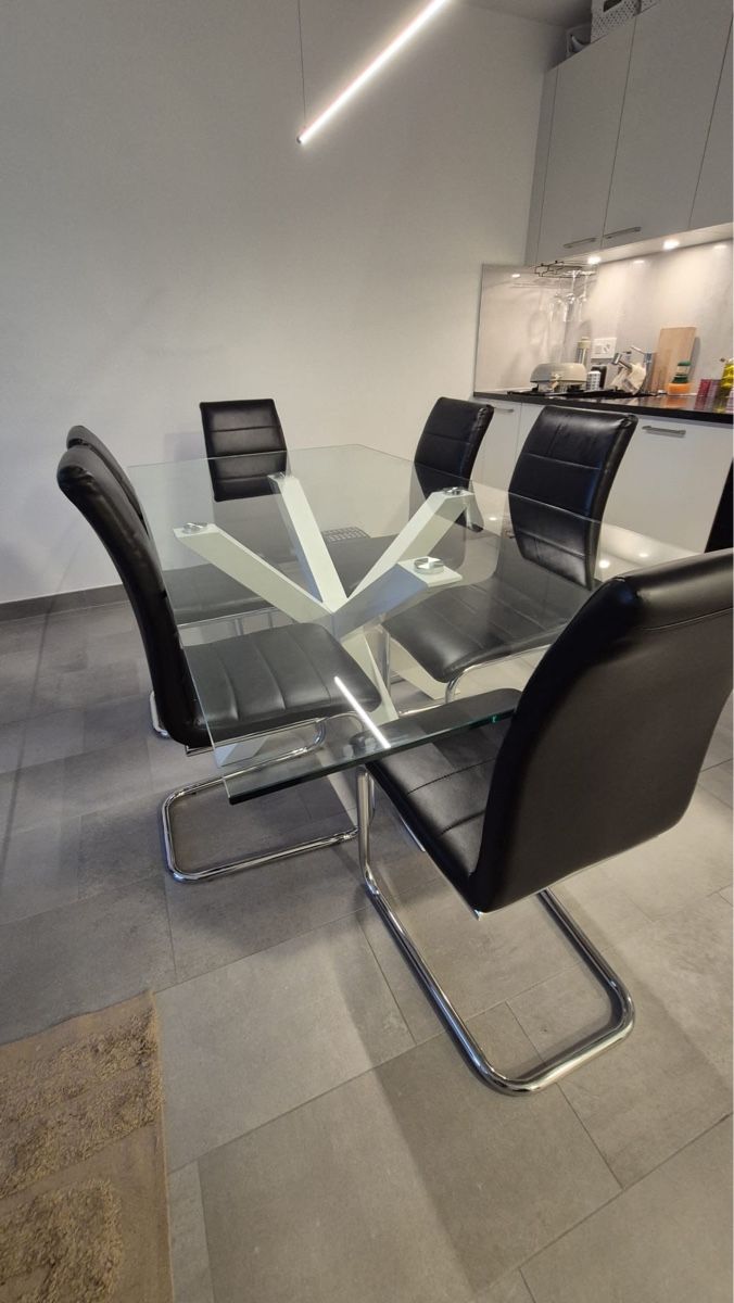 Tables: Table à manger en verre  – D'occasion à Gland par jpfund 2