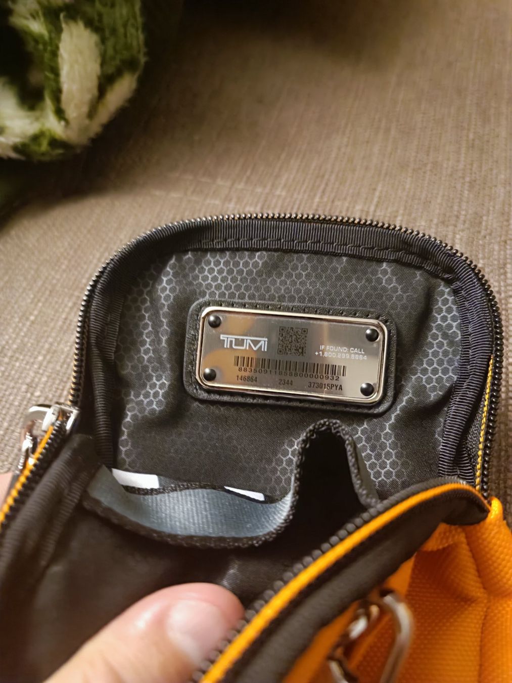 Tumi Taschen: TUMI McLaren Fuel Small Crossbody Jubiläumsausgabe – Neu (gemäss Beschreibung) aus Pfäfers von Gadonis 2