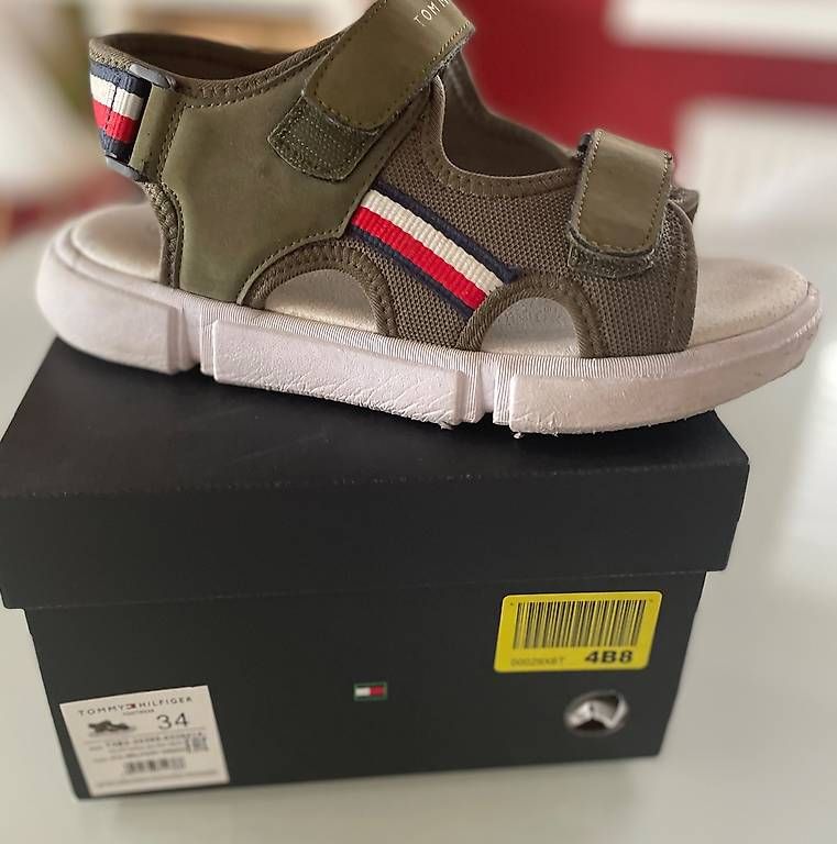 Tommy Hilfiger Scarpe per ragazzi: Tommy Hilfiger Sandaletten, Gr. 34 – Usato da Lufingen venduto da mar_v5lj