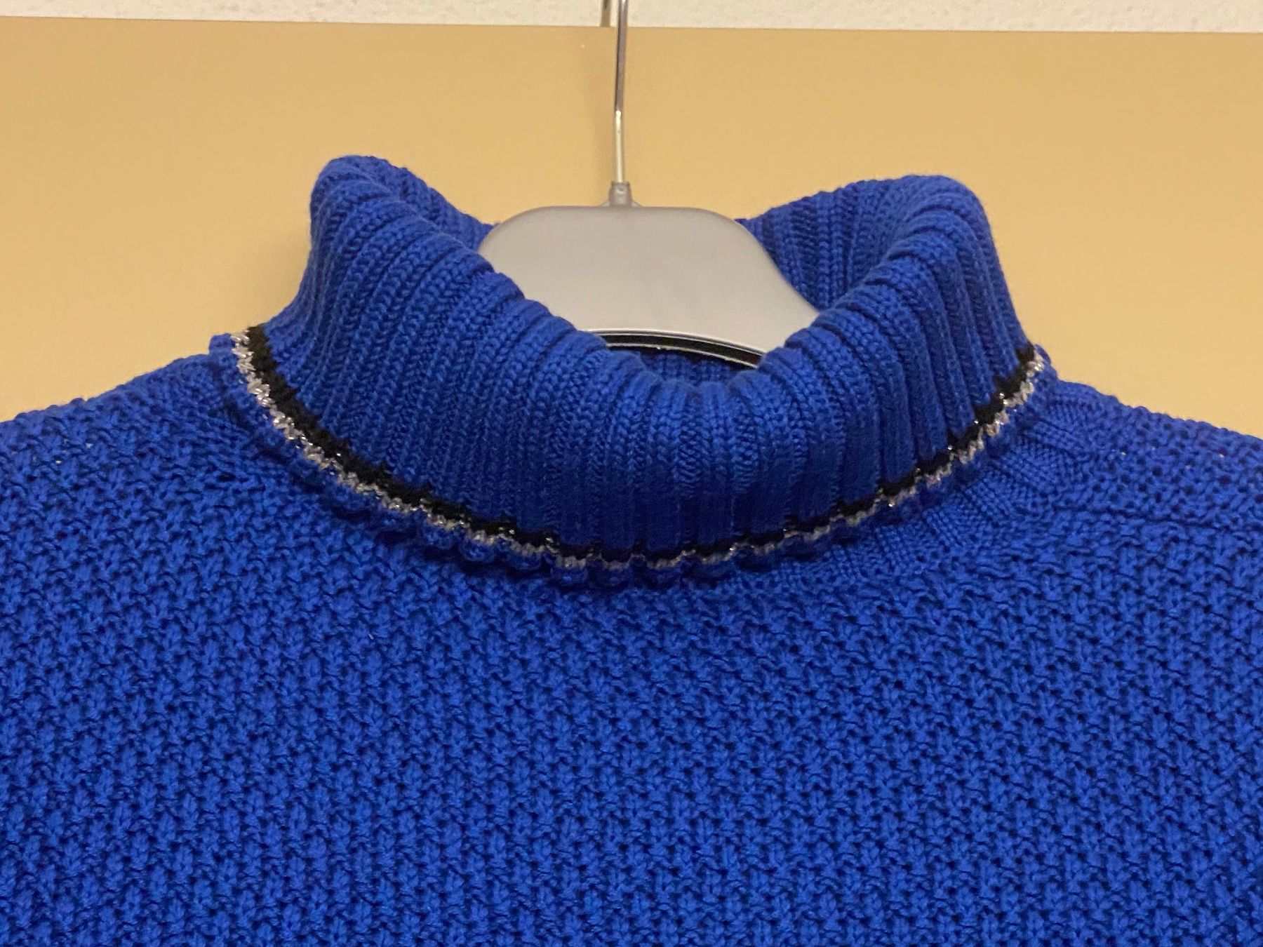Pullover & Sweatshirts: Rollkragen Pullover Strick blau, Grösse 44/ L – Gebraucht aus Dietlikon von Trukaip