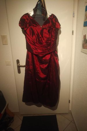 Sehr schönes Elegantes Kleid Gr. 50