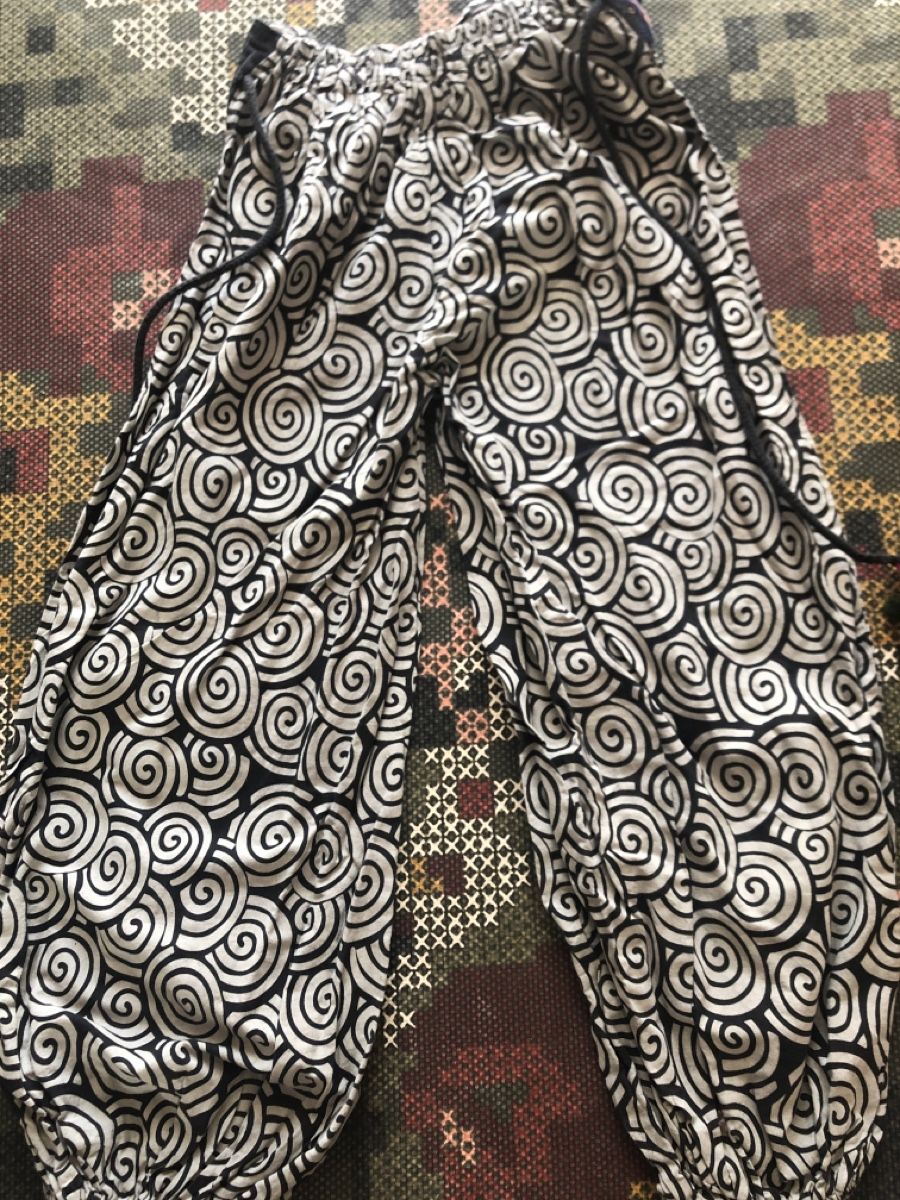 Pantaloni: Pantalon original - Taille unique (S/M) – Usato da Biel/Bienne venduto da Lianumi 3