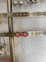 Hübscher, runder Ohrstecker in Pink von Une Ligne NEU