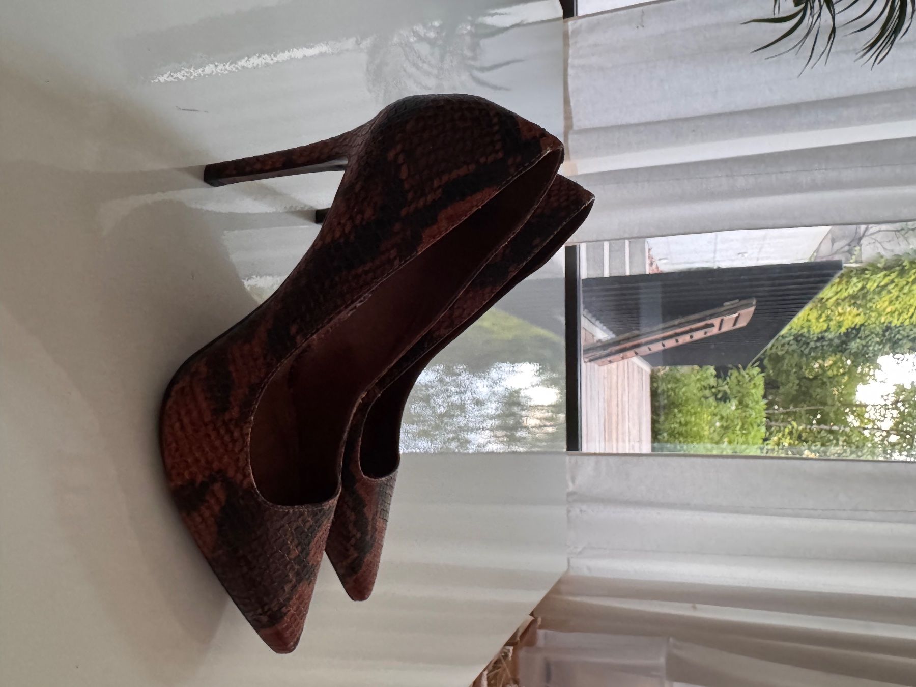 Damenschuhe: Arezzo Brown Python-Print Leather Pumps - S. 40  – 10.5 – Gebraucht aus Basel von Ma_2307 1
