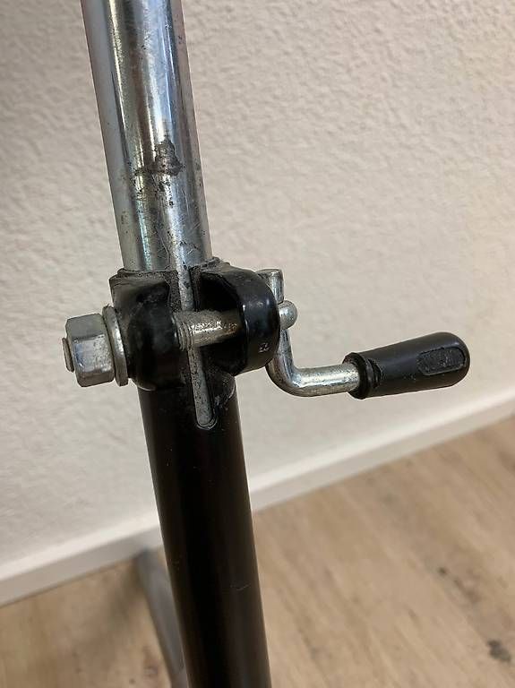 Tabourets: Höhenverstellbare Stehhilfe mit Sattelsitz – D'occasion à Obernau par Arche_Noah_Brocki 4
