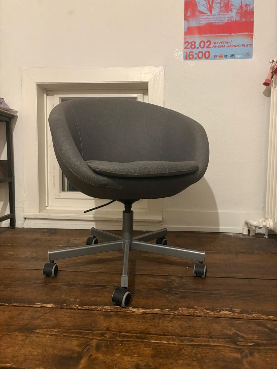 Ikea Sedie: Bürostuhl mit Rollen in grau – Usato da Zürich venduto da jasmin.blue