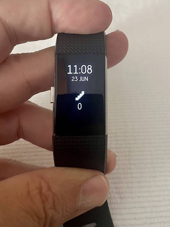 Smartwatch: Fitbit Charge 2  – D'occasion à Winkel par Knuesli1958 1