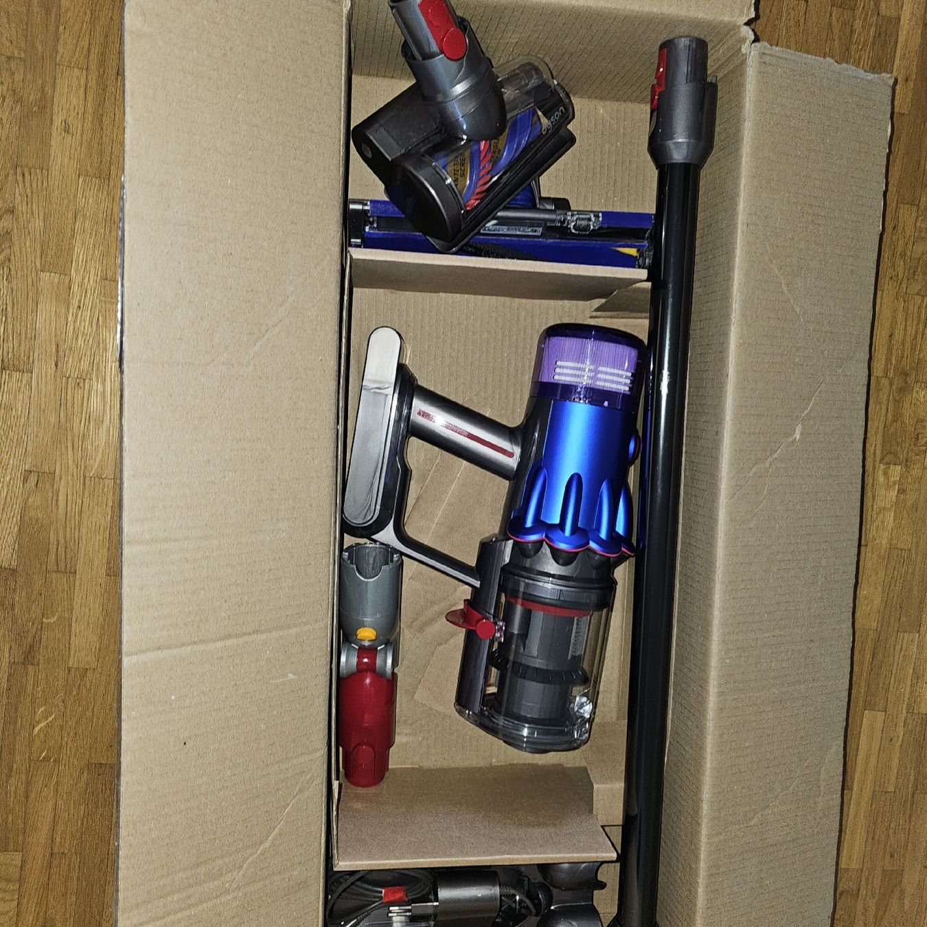 Dyson Aspirapolveri & Accessori: Dyosn v12 Neuf de  1 Chf – Nuovo (secondo la descrizione) da Plan les ouates venduto da Braun_charly 1