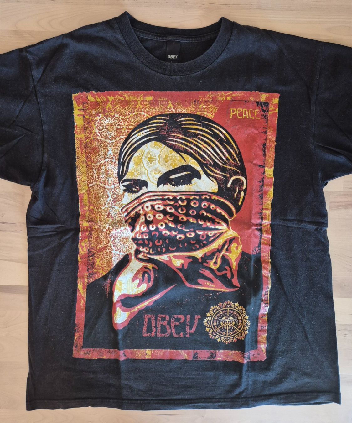 Obey T-shirts: Obey "Peace" T-Shirt – D'occasion à Trogen par Monk3yWear