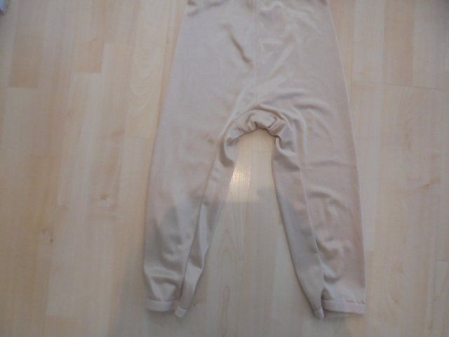 Sonstige Unterwäsche: Shapeware Hose Gr. 38 Haut – Gebraucht aus Hinwil von Glasperlen 1