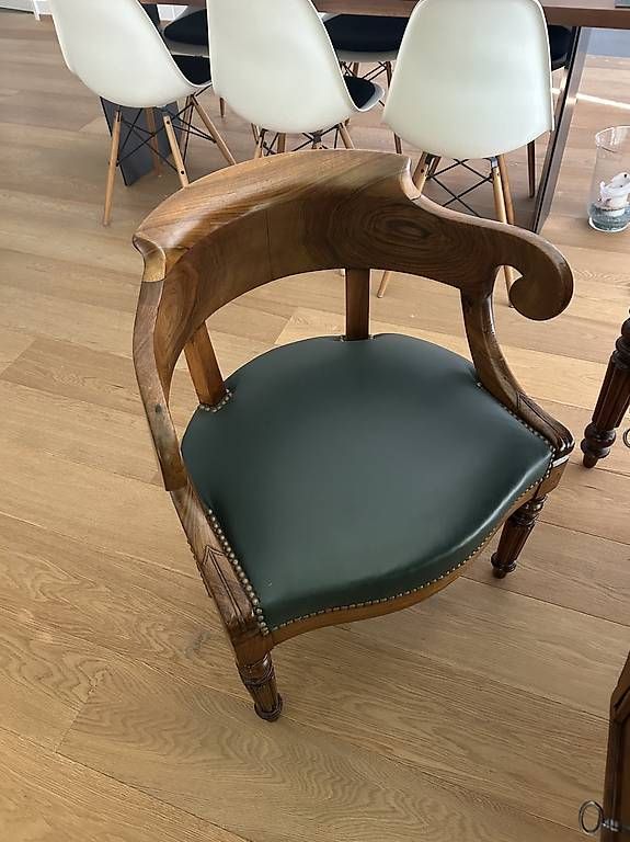 Poltrone: Bureau rénové avec son fauteuil – Usato da Mont-sur-Lausanne venduto da rmel 1