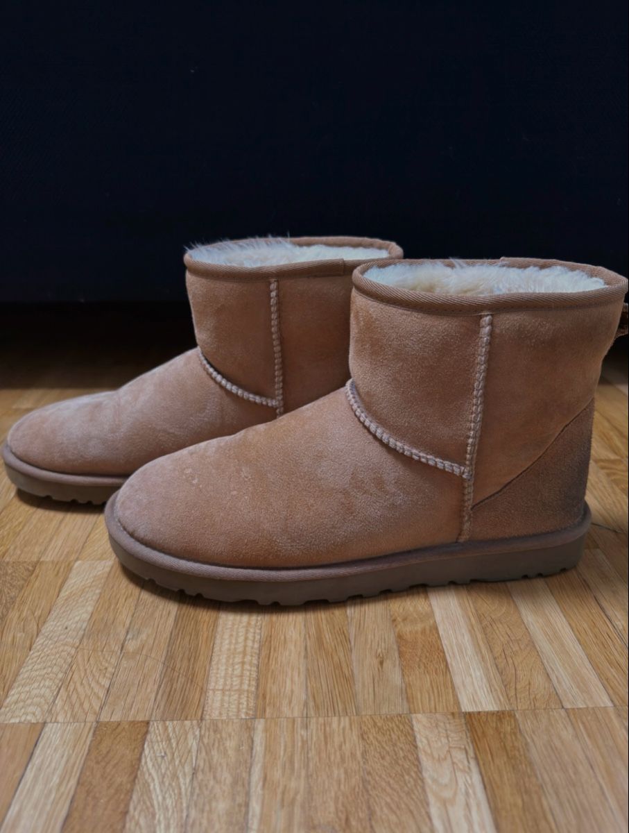Scarpe da uomo: UGG Classic Mini Unisex Boot 43 – Usato da Mammern venduto da elhookador