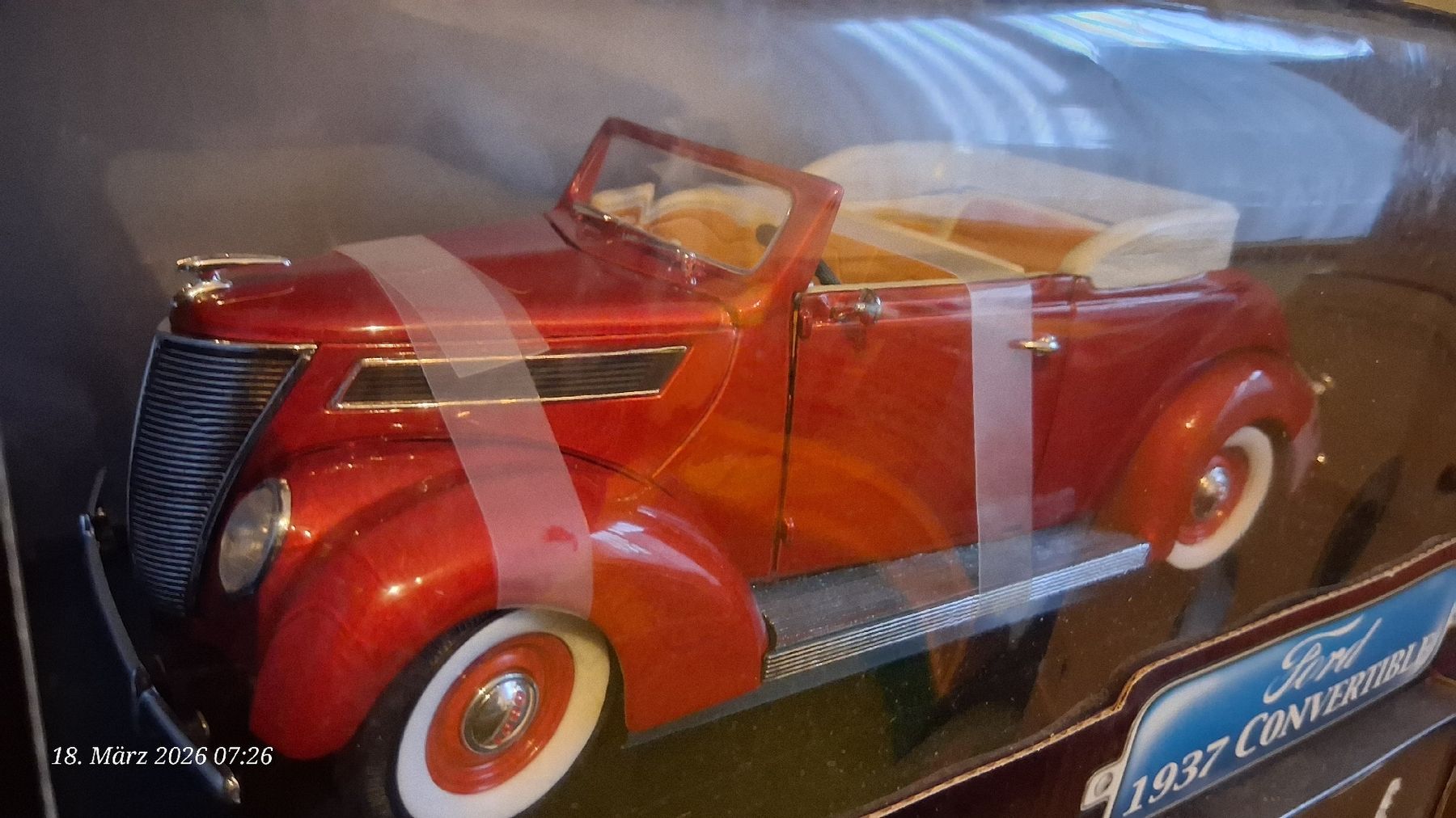 Modellini d'auto: 1:18 1937 Ford Convertible – Nuovo e nell'imballaggio originale da Wolfenschiessen venduto da 2-stroke-garage 2
