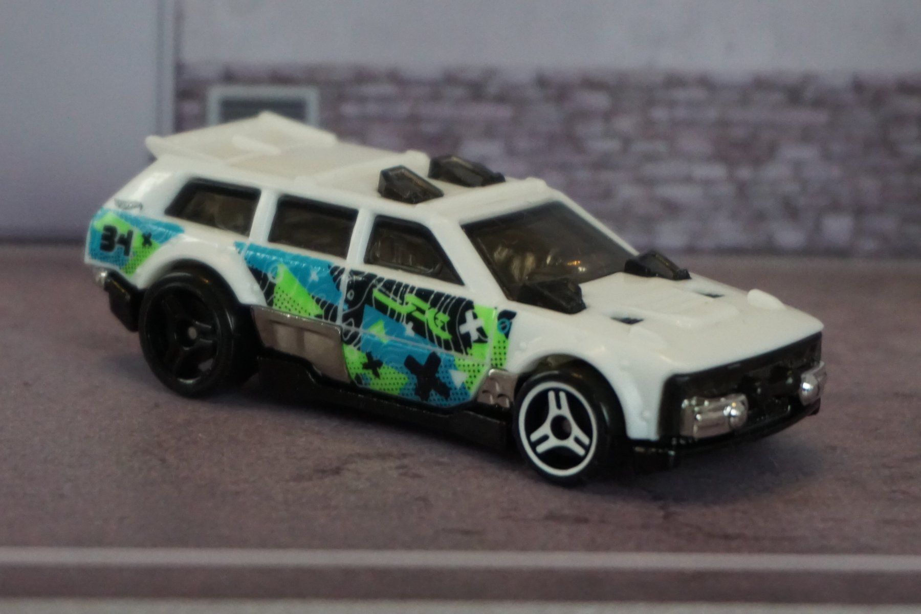 Hot Wheels Voitures modèles: HotWheels Track Dwagon COOL !!!!!!!!!!!!!!!!!!!!! – D'occasion à Reiden par Doppeldecker69