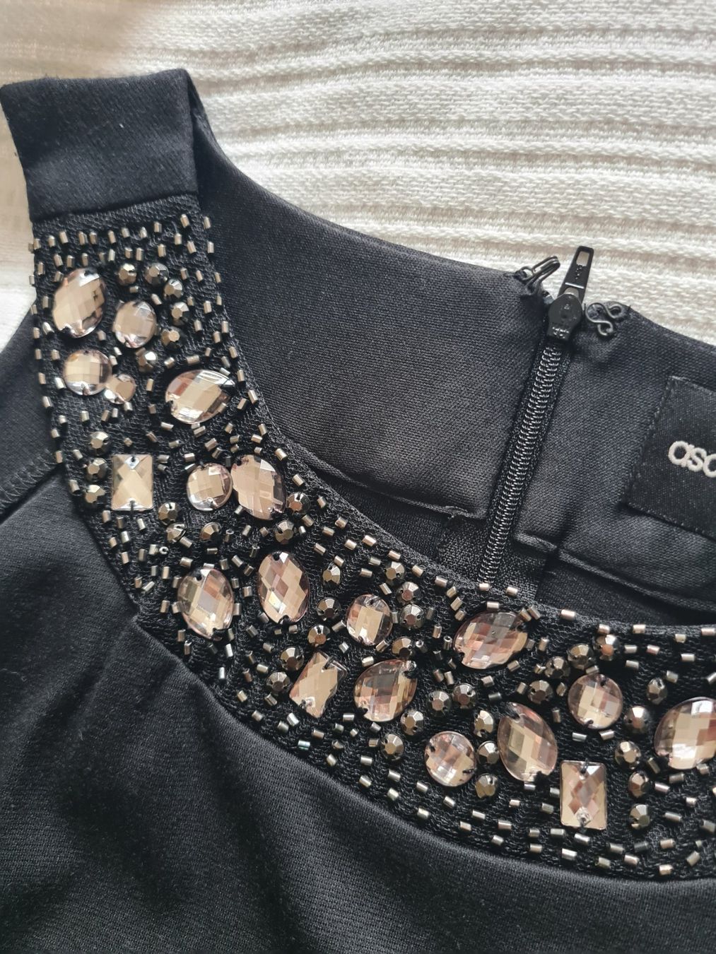 Asos Kleider: Sublime robe noire ASOS avec cristaux, T36 – Gebraucht aus Genève von Tresor305 1
