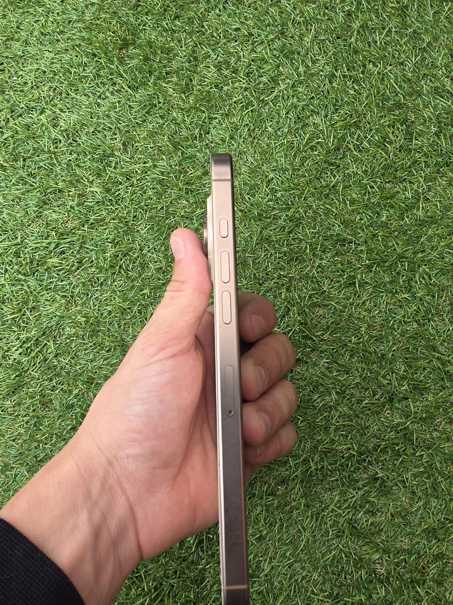 Apple Telefoni cellulari / Smartphones: iPhone 16 Pro Max – Nuovo (secondo la descrizione) da Uznach venduto da ema_8c2k 1