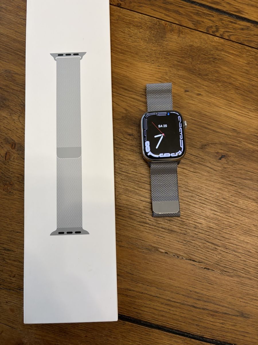 Apple Smartwatch: Apple Watch Series 9 45mm Edelstahl – Usato da Zürich venduto da Atze1978