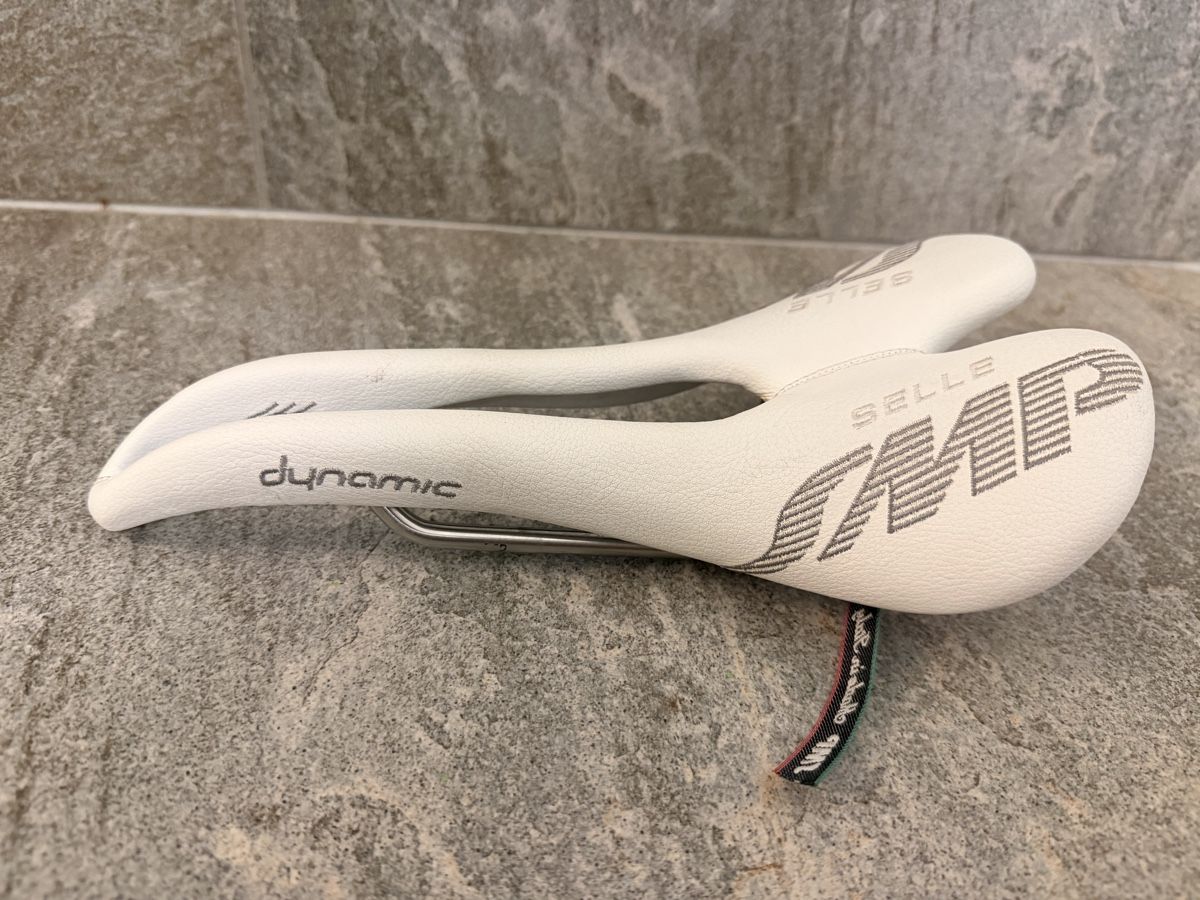 Pièces détachées: Selle SMP Dynamic Sattel - Weiss – D'occasion à Wabern par mrdel 1