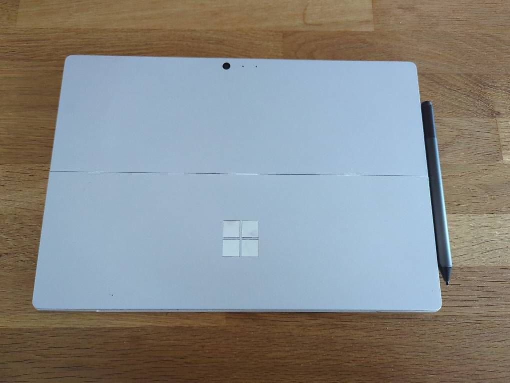 Microsoft Notebook: Microsoft Surface Pro 5 mit Zubehör – Usato da Leutwil venduto da sisa23 1