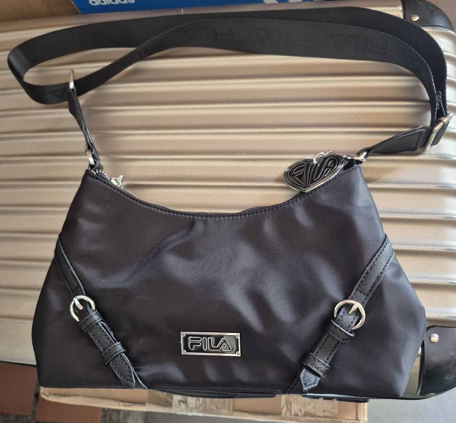 Taschen für Damen: Tasche – Neu (gemäss Beschreibung) aus Wislikofen von ana_j6bc 1