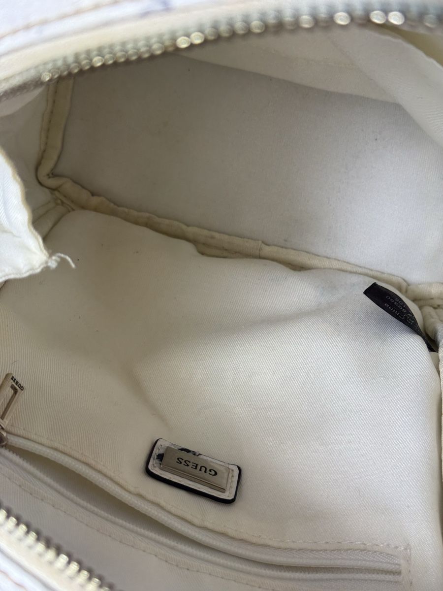 Guess Borse & Zaini: Guess Backpack white with black marble pattern used state – Usato da Hurden venduto da rac_wyf8 9