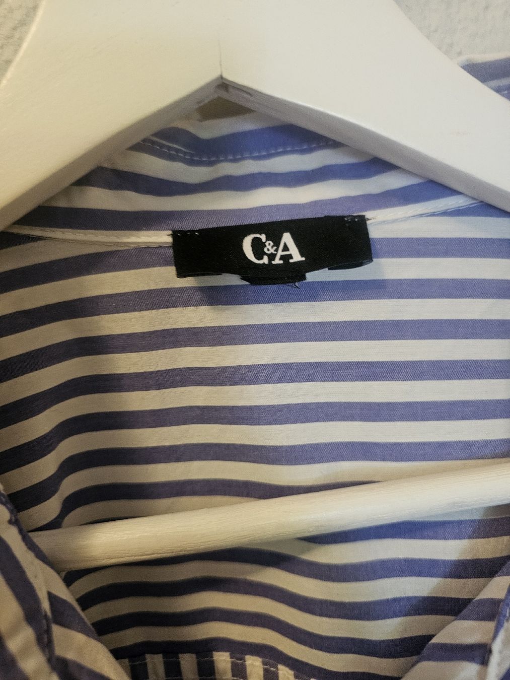 C&A Camicette: Gestreifte C&A Bluse mit Strass-Details, Grösse 44 – Usato da Bern venduto da Oscarella 4