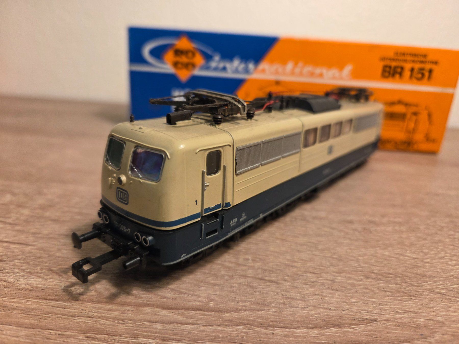 Minitrix N - Locomotora eléctrica - BR 151 - DB
