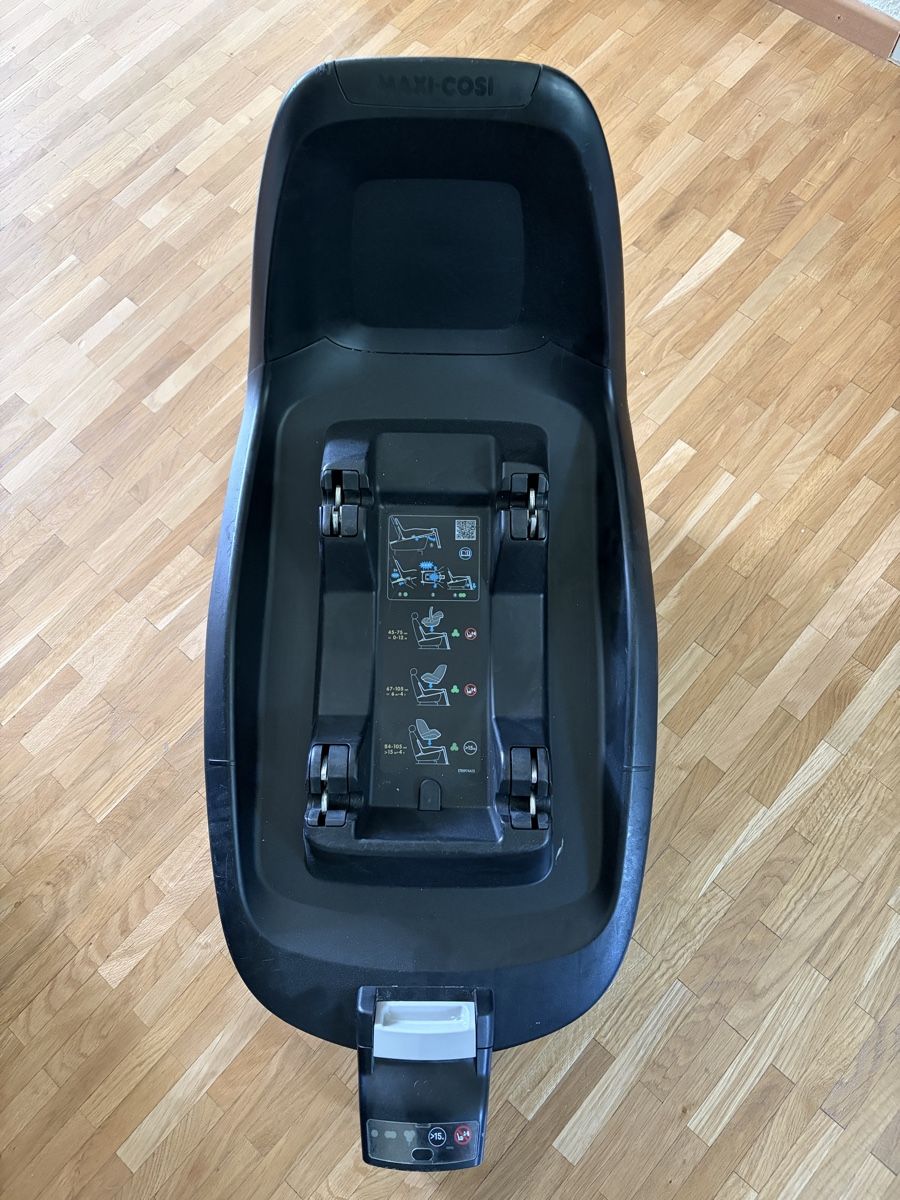 Maxi-Cosi Seggiolini per auto: Maxi-Cosi Pebble Plus & 2wayFix Basis – Usato da St. Gallen venduto da dso_r9l6 4