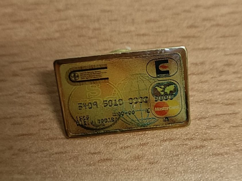 Placchette & Badge: Pin UBS Bankkarte - Box 3 – Usato da Köniz venduto da Pinscollect