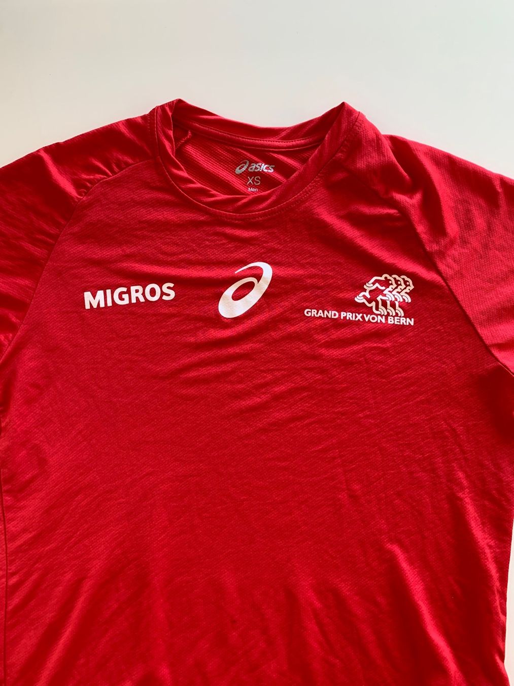 T-Shirts: Asics Sports shirt – Gebraucht aus Chexbres von doe_xns6