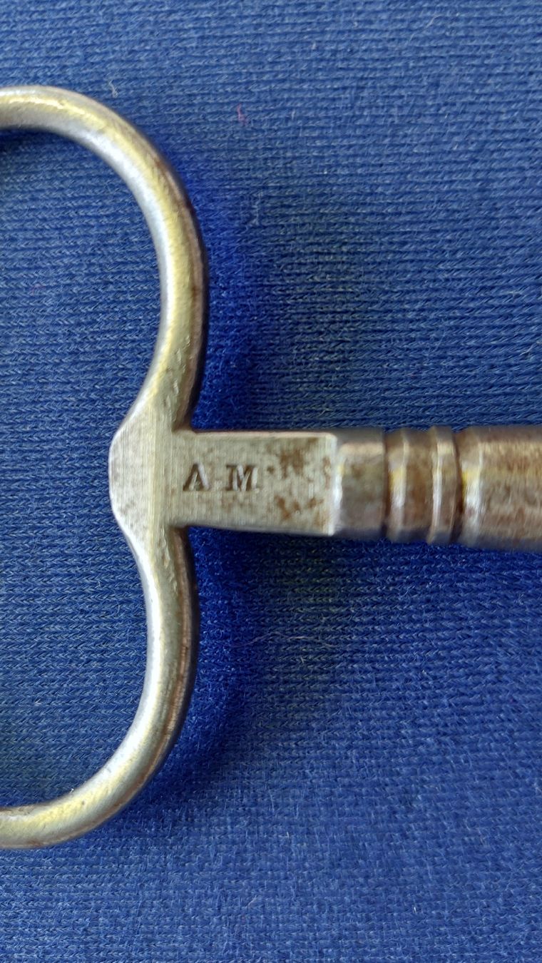 Chiavi: Clef ancienne pour remonter les pendules – Usato da Marsens venduto da jogocade 3