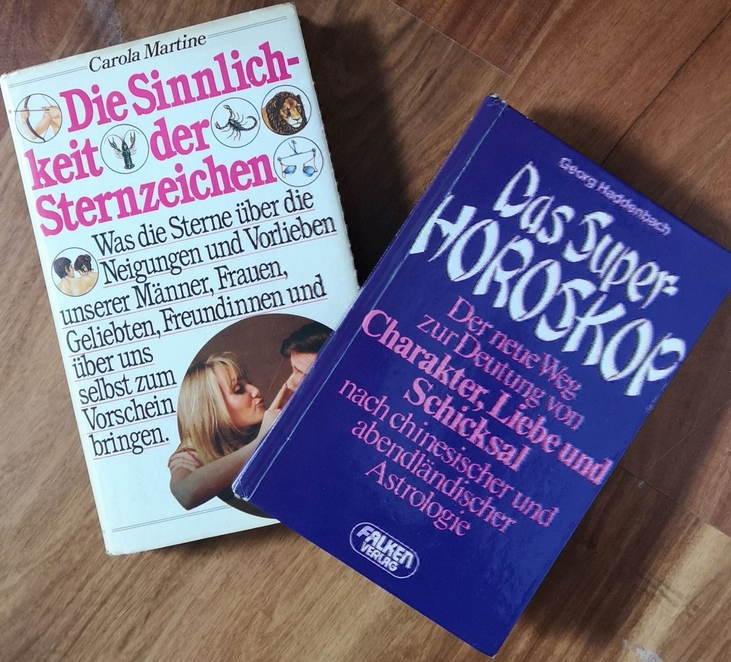 Libri: 2 Horoskop-Bücher – Nuovo (secondo la descrizione) da Widnau venduto da Schurlibua