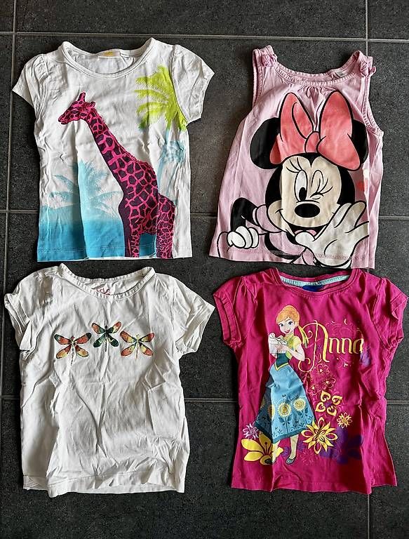 Lotti & Set di vestiti: Kleiderpaket Mädchen Gr. 98/104 – Usato da Ottenbach venduto da bienemaja010 1