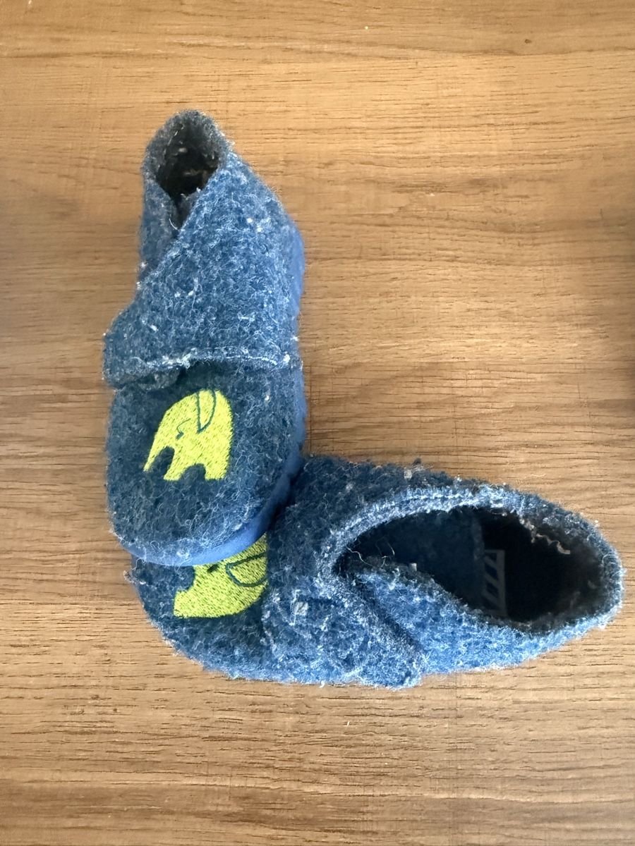 Scarpe per ragazzi: Schuhpaket Grösse 19/20 – Usato da Zürich venduto da Plant 3