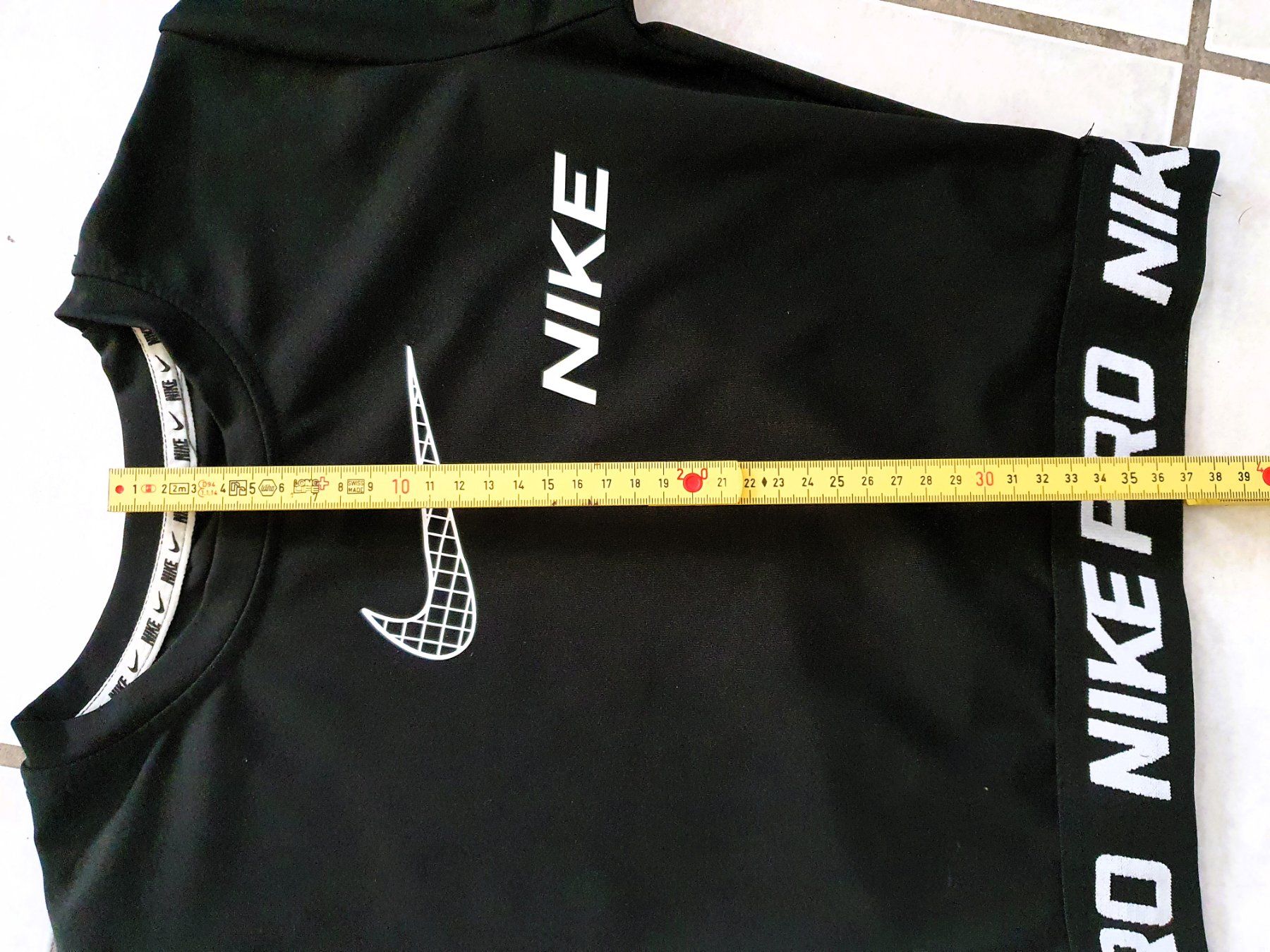 Nike Camicie, T-shirt & Polo: NIKE PRO - TSHIRT KINDER – Usato da Brüttisellen venduto da Nighttrain 4