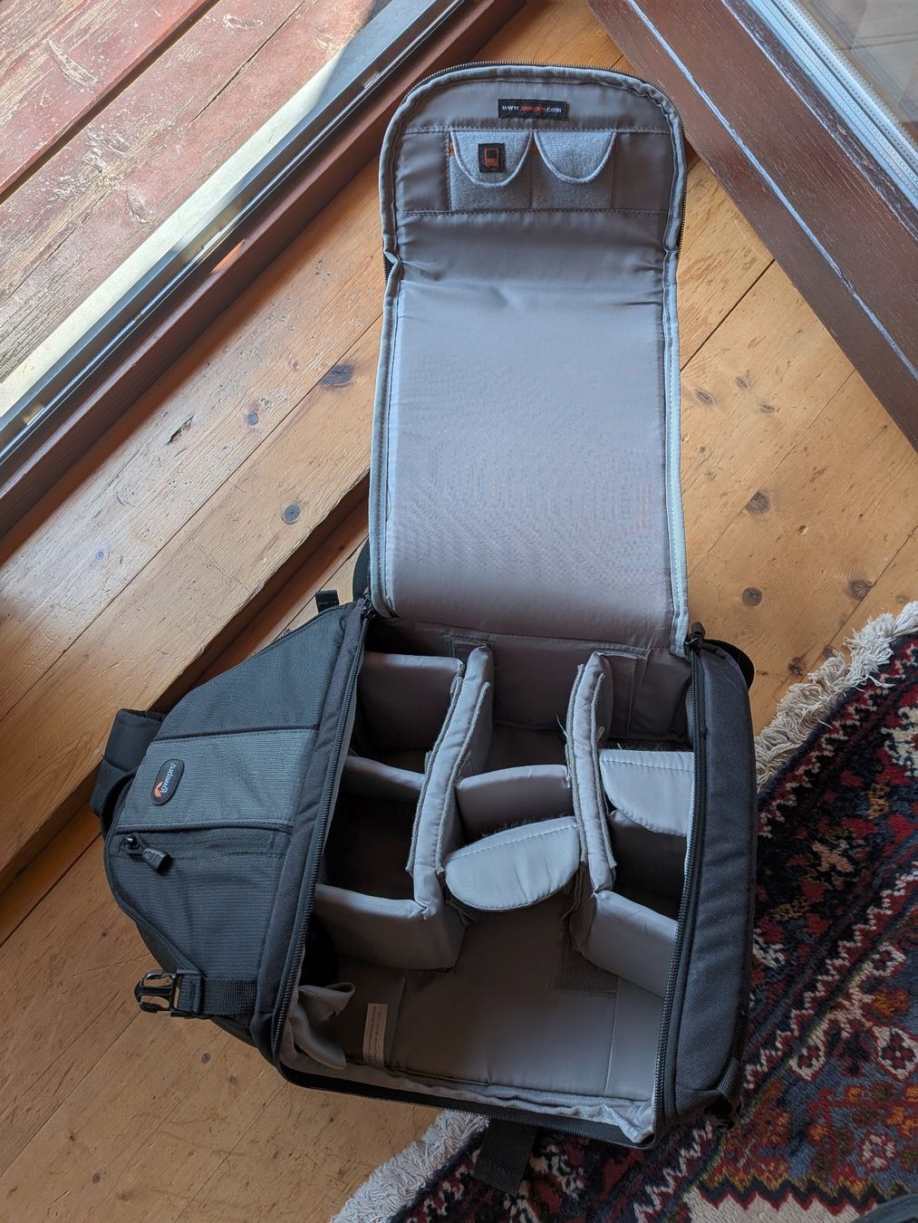 Lowepro Sacs à dos: Kamerarucksack Sling Bag von Lowepro – D'occasion à Peccia par LillyMarie98 2