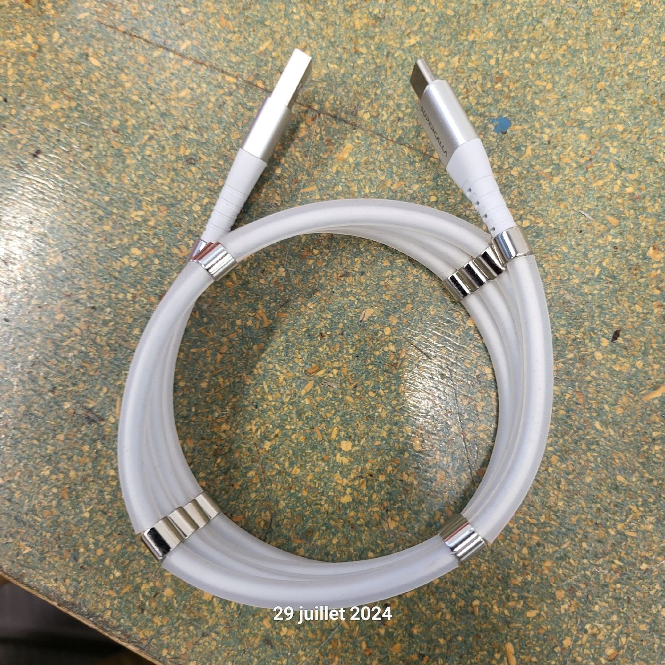 Cavi: Câble USB C Magnétique, Aimants Forts – Usato da Versoix venduto da Dragi1201
