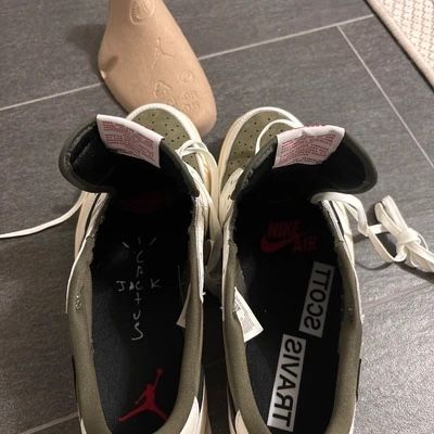 Scarpe da uomo: Jordan 1 Retro Low OG SP Travis Scott Medium Olive – Nuovo e nell'imballaggio originale da Ins venduto da sel_6vqj 6