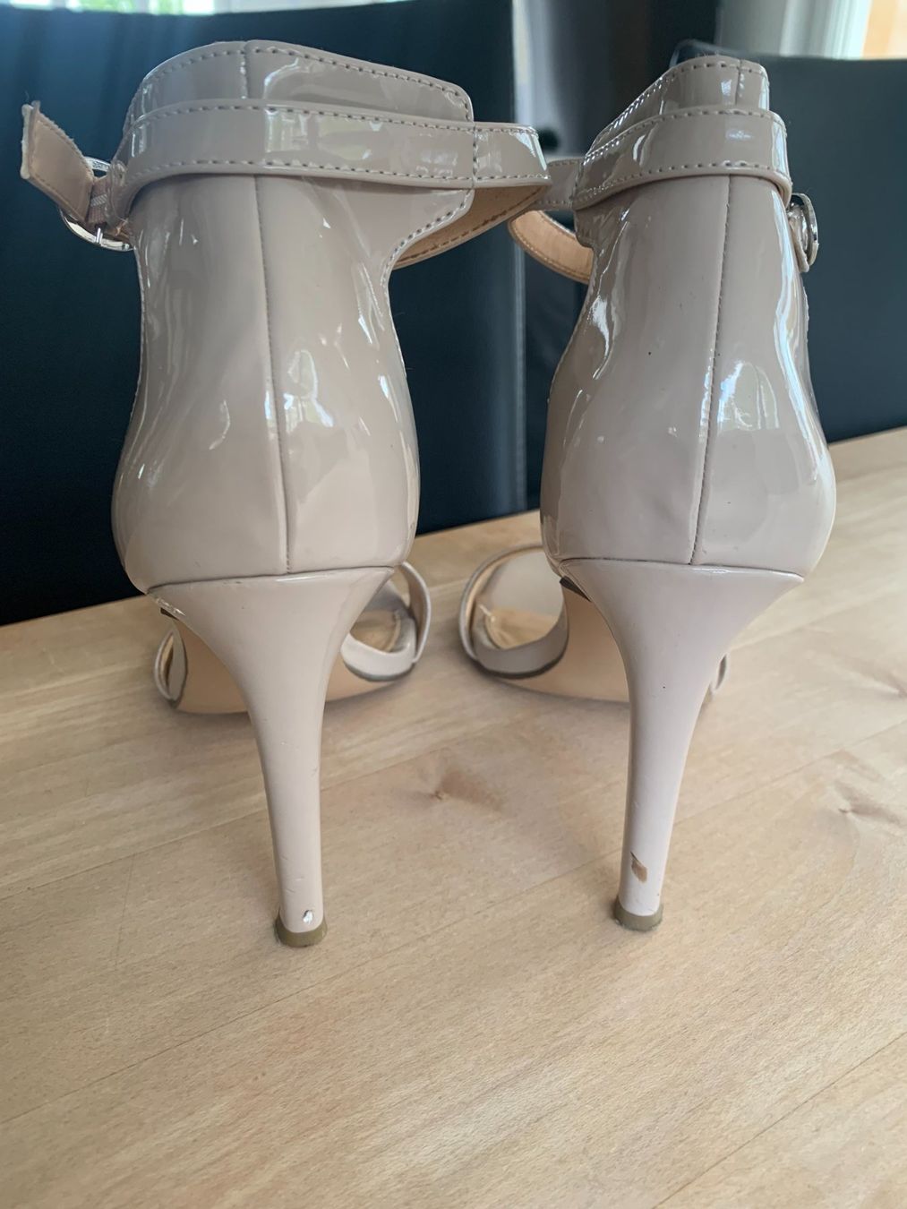 Scarpe da donna: Damen-Sandaletten beige Gr.41 – Nuovo (secondo la descrizione) da Azmoos venduto da Verwir64
