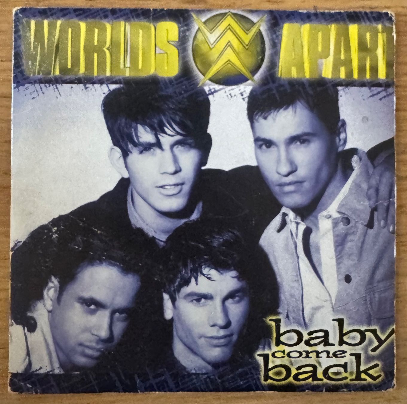 CD: Worlds Apart – Usato da Lausanne venduto da davzic