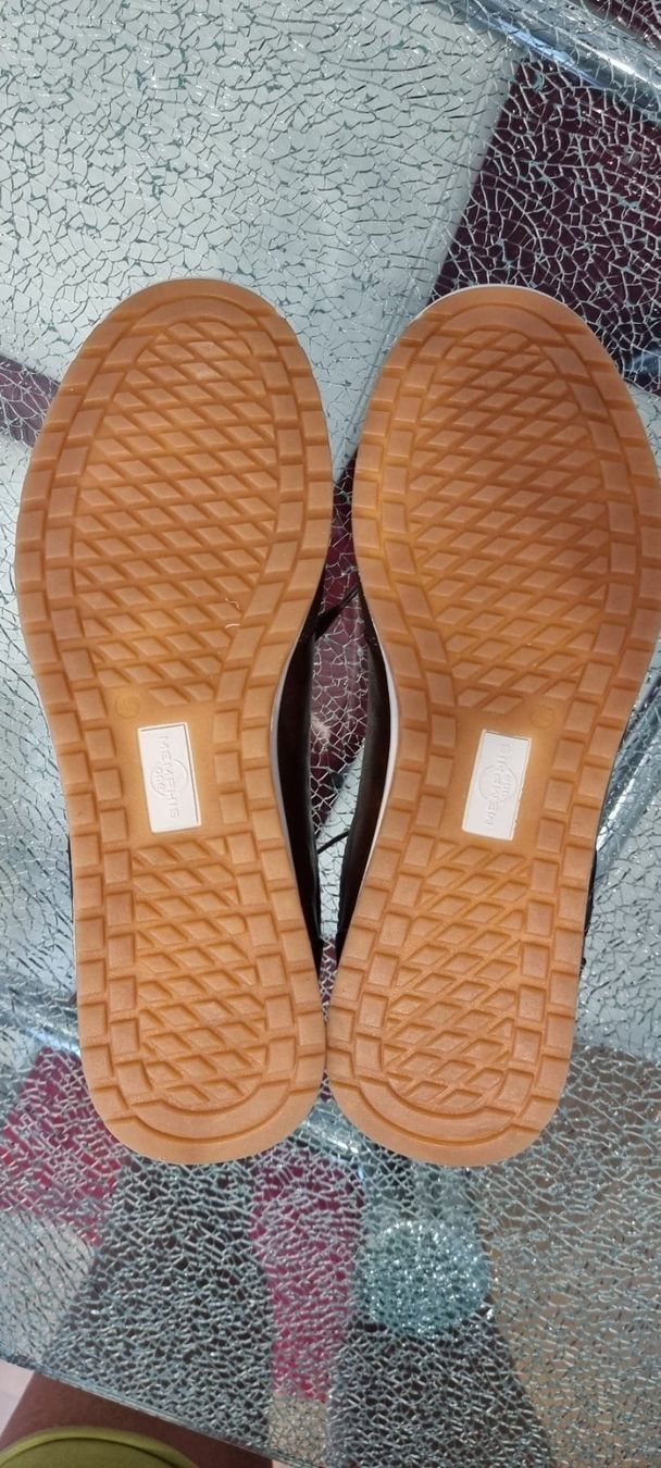 Scarpe da donna: Memphis Gr. 45 – Usato da Luzern venduto da Edii025 1