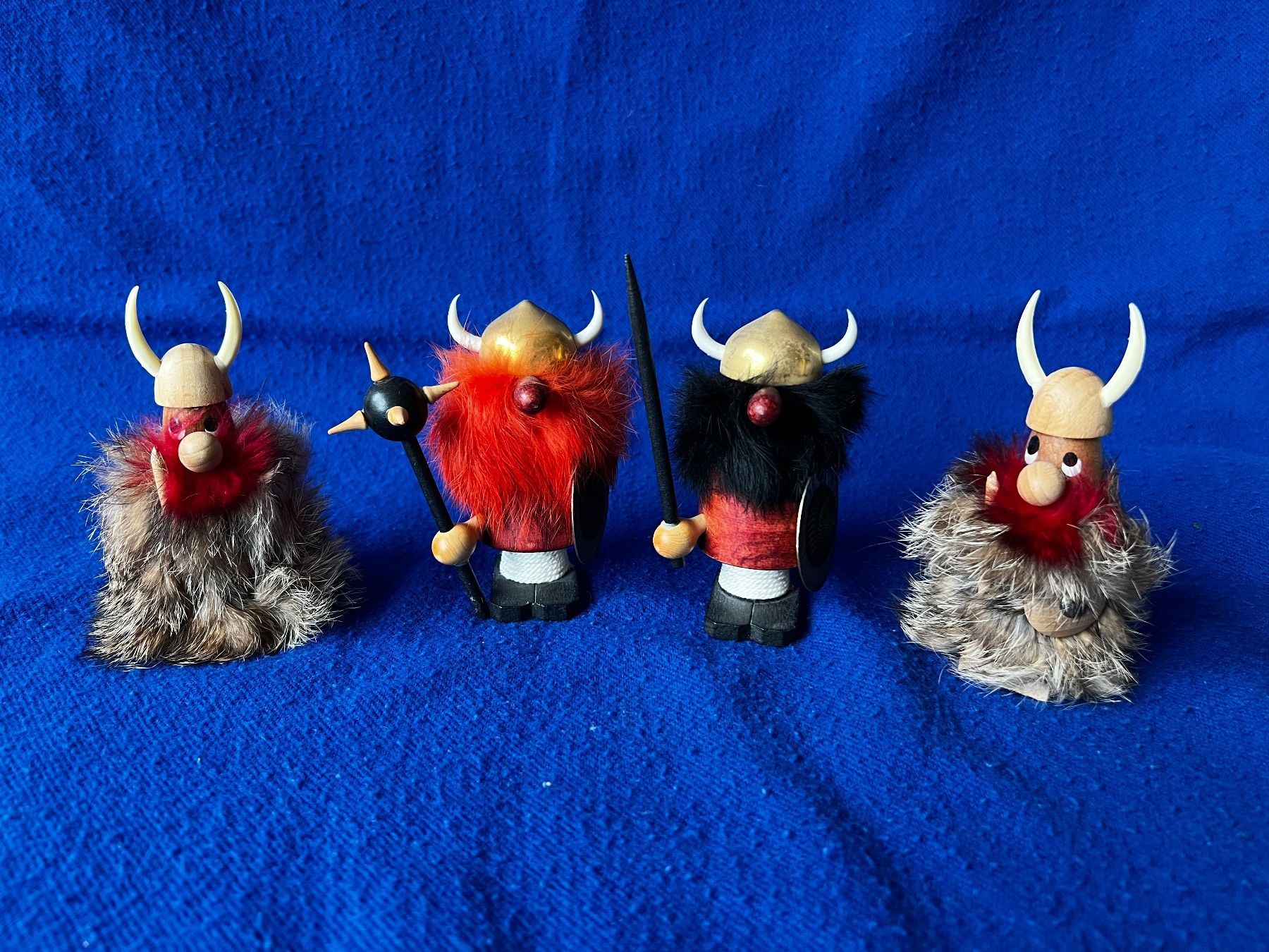 Figuren: Wikinger-Figuren (aus Holz/Fell) – Gebraucht aus Muttenz von Flyaway747