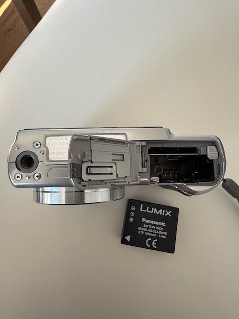 Panasonic Fotocamera: Lumix Digitalkamera DMC-TZ1 Leica – Usato da Winterthur venduto da projectcleanup 4